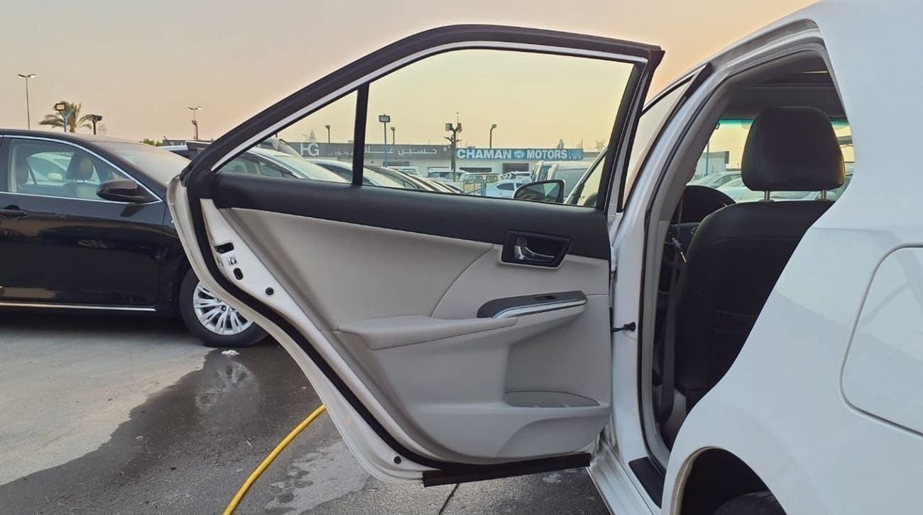 تويوتا كامري Toyota Camry XLE Hyrbrid