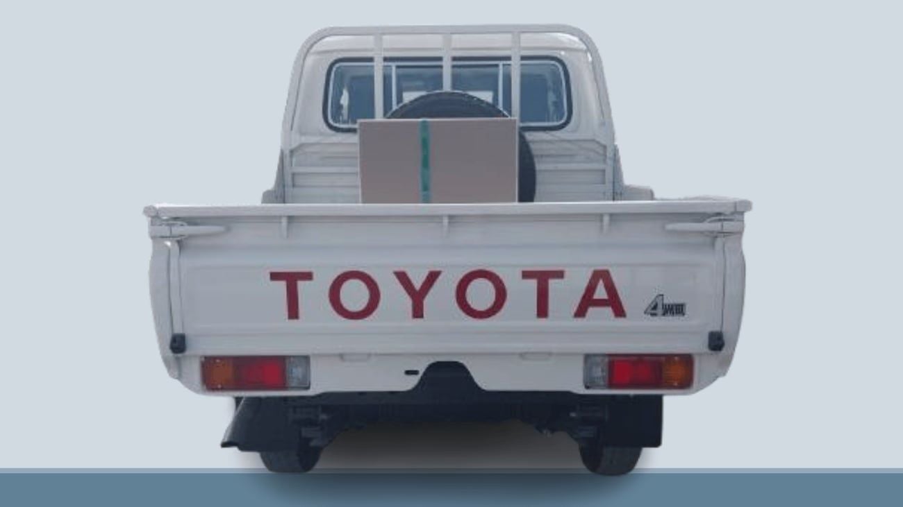 تويوتا لاند كروزر بيك آب ECT0028 - Toyota LC79 DCab - 2.8L Diesel Manual White (Diff lock)