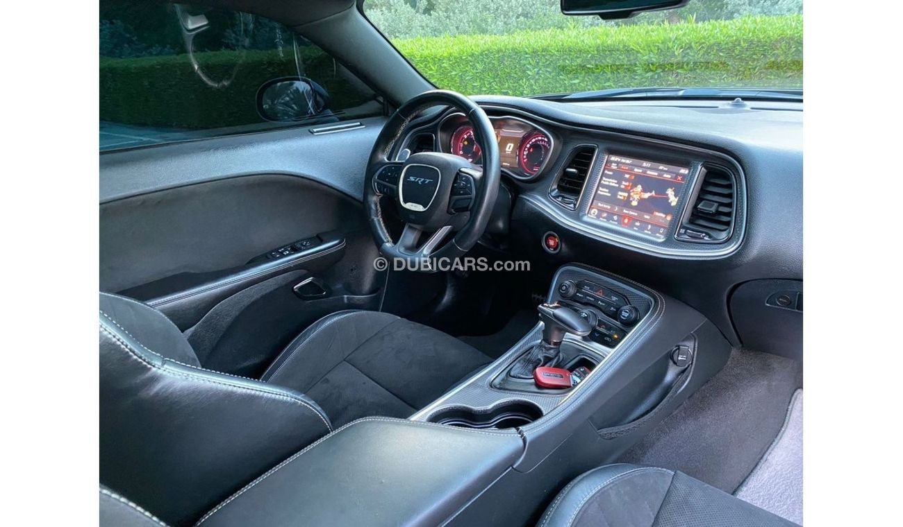 Dodge Challenger DODGE CHALLENGER SRT HELLCAT 2018 import Canada Clean title full service history perfect condition