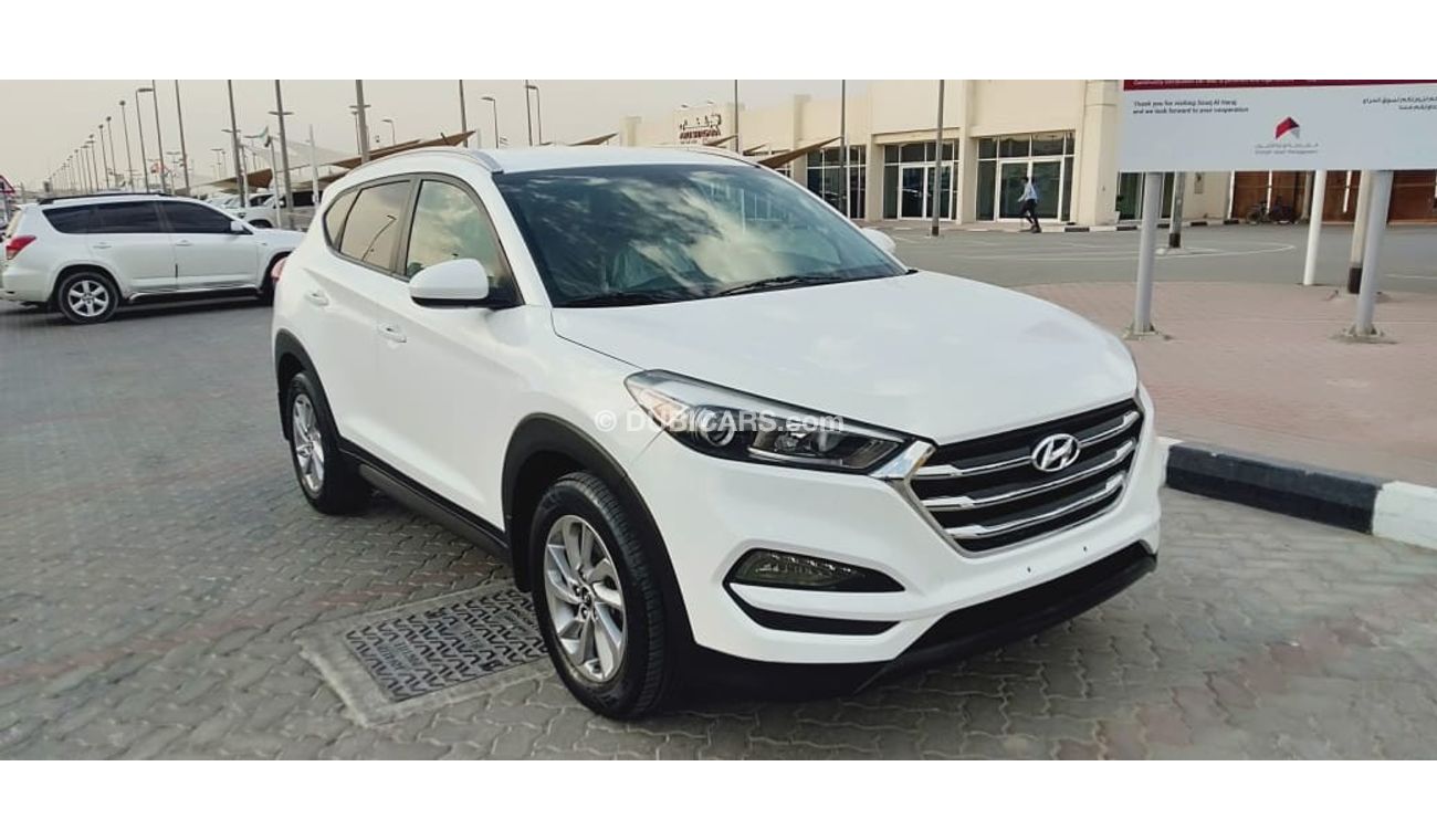 Hyundai Tucson SE - Very Clean Car