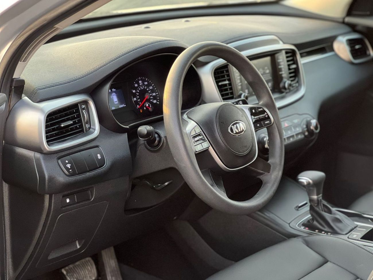 Kia Sorento 2019 Kia Sorento GDI MidOptio -2.4L - V4 - Rear Camera - 7 Seats - Leather Seat