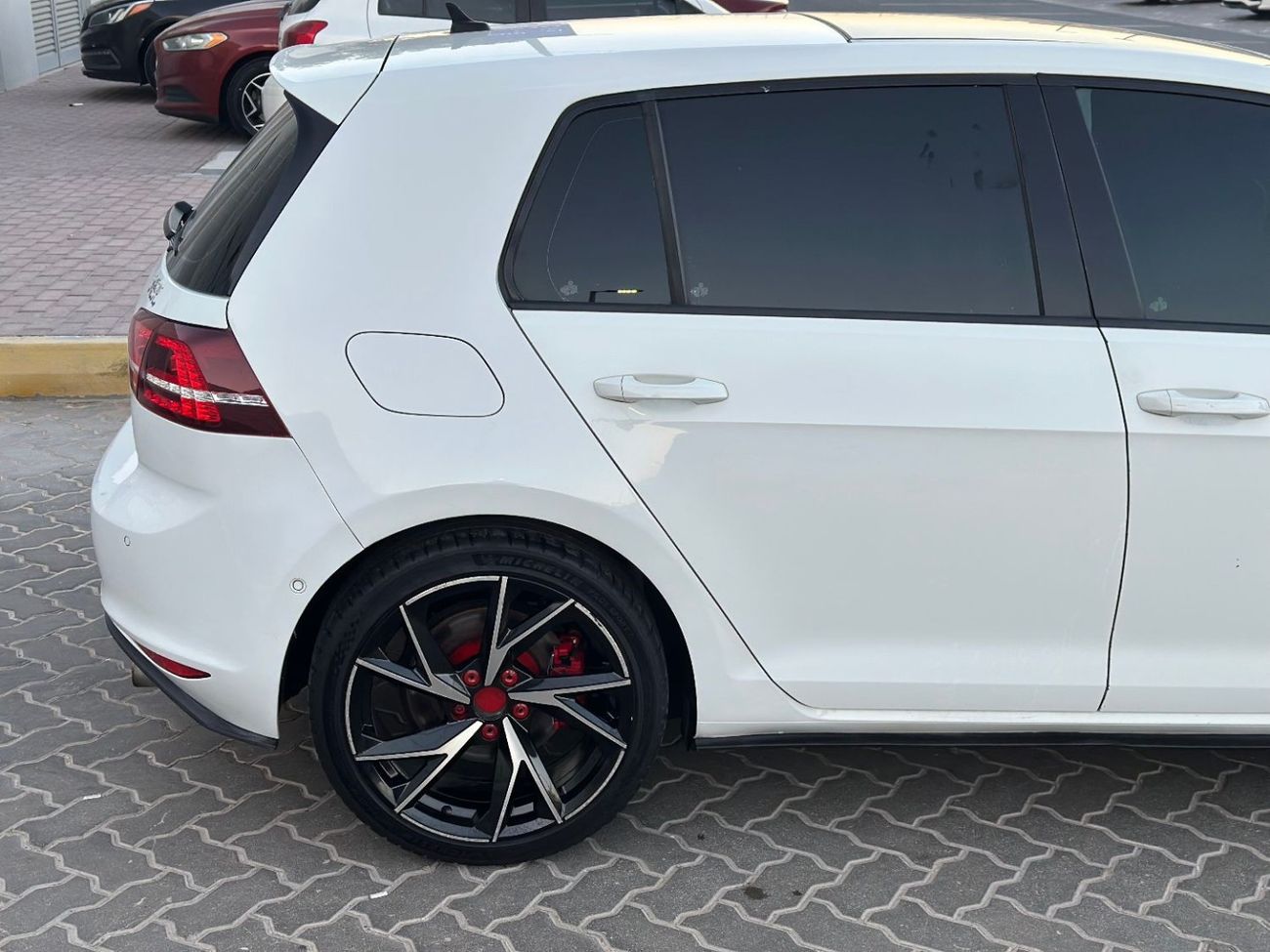 Volkswagen Golf GTI GCC