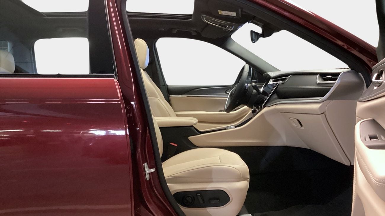 جيب شيروكي Limited Plus | شامل الضمان | 0 ﺪﻔﻋﺓ ﺃﻮﻟﻯ