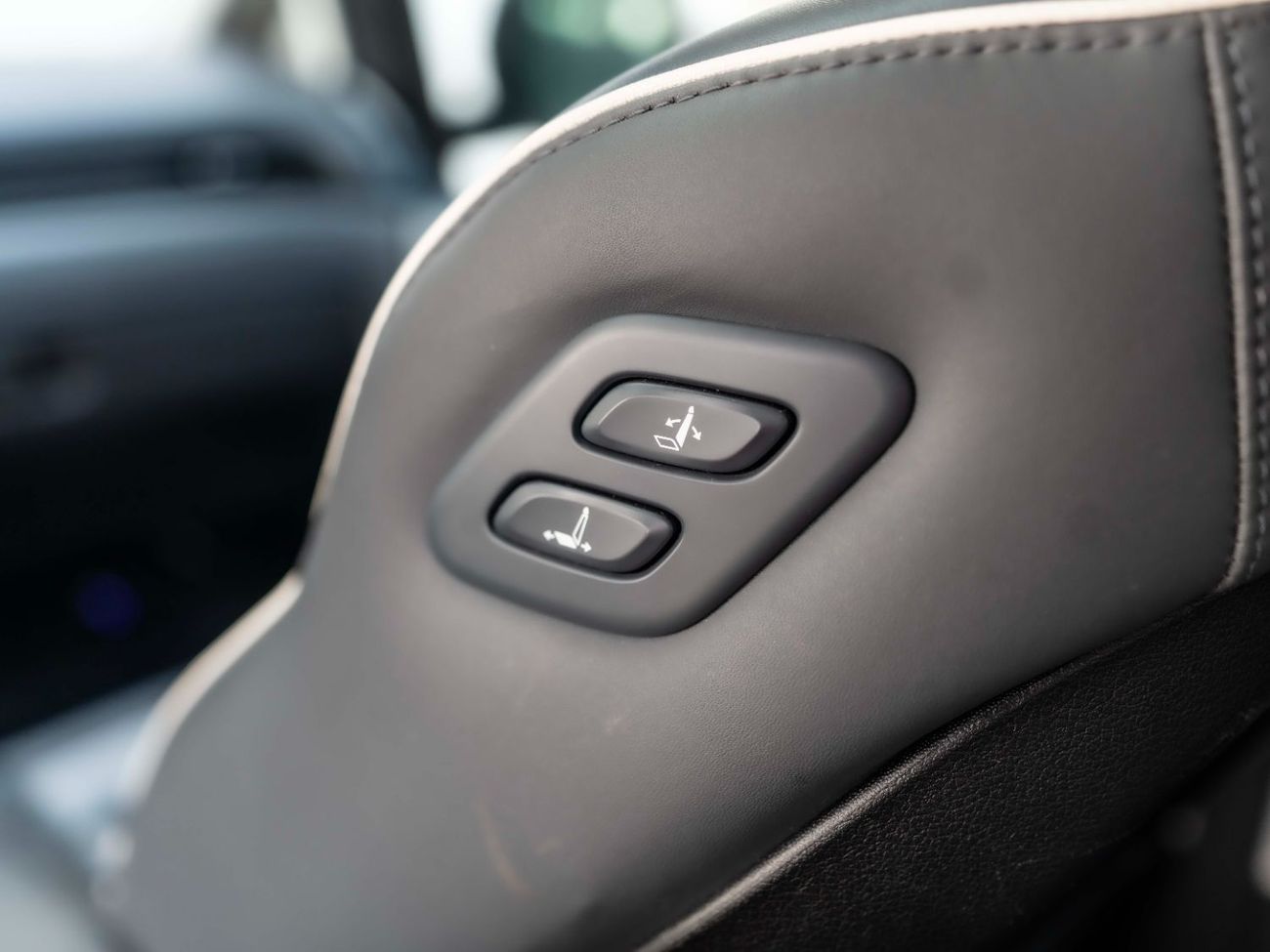 Hyundai Staria 3.5L Luxury (7 Seater)