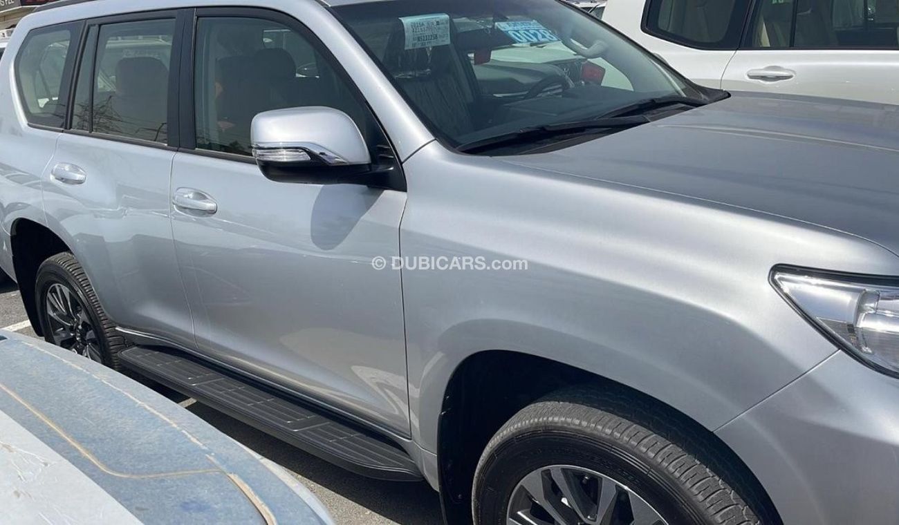 Toyota Prado VXR VXR VXR TOYOTA PRADO 2022 VXR SILVER