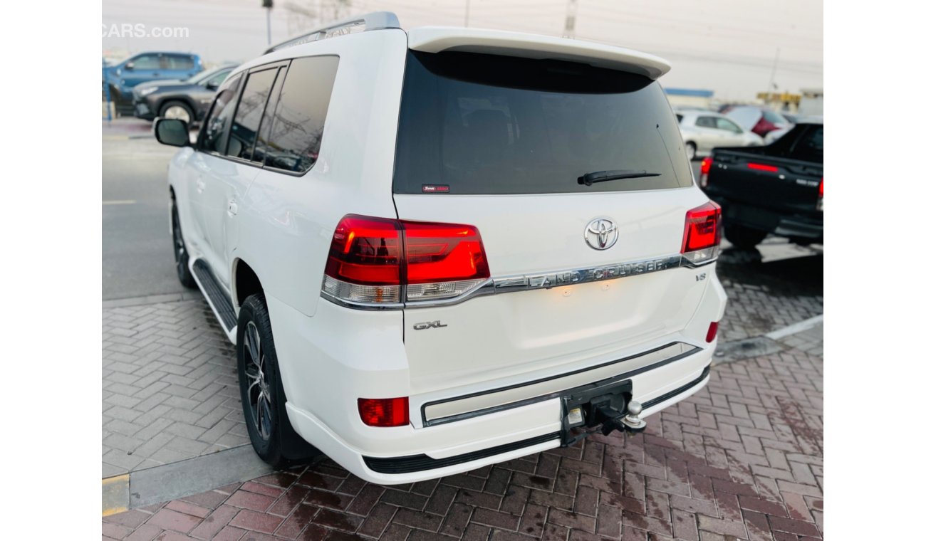 تويوتا لاند كروزر Toyota Vxr  Landcruiser RHD Diesel engine model 2014 full option car very clean and good condition