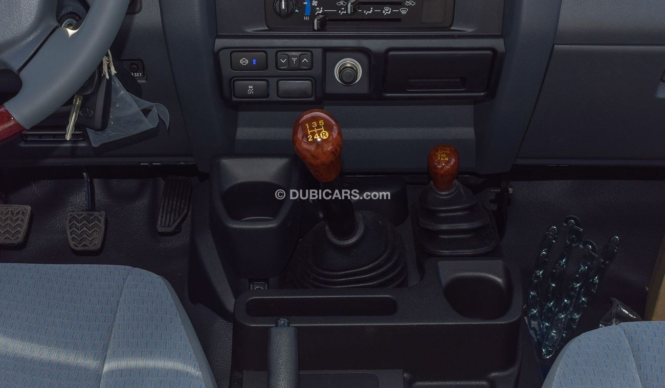 Toyota Land Cruiser Pick Up V8