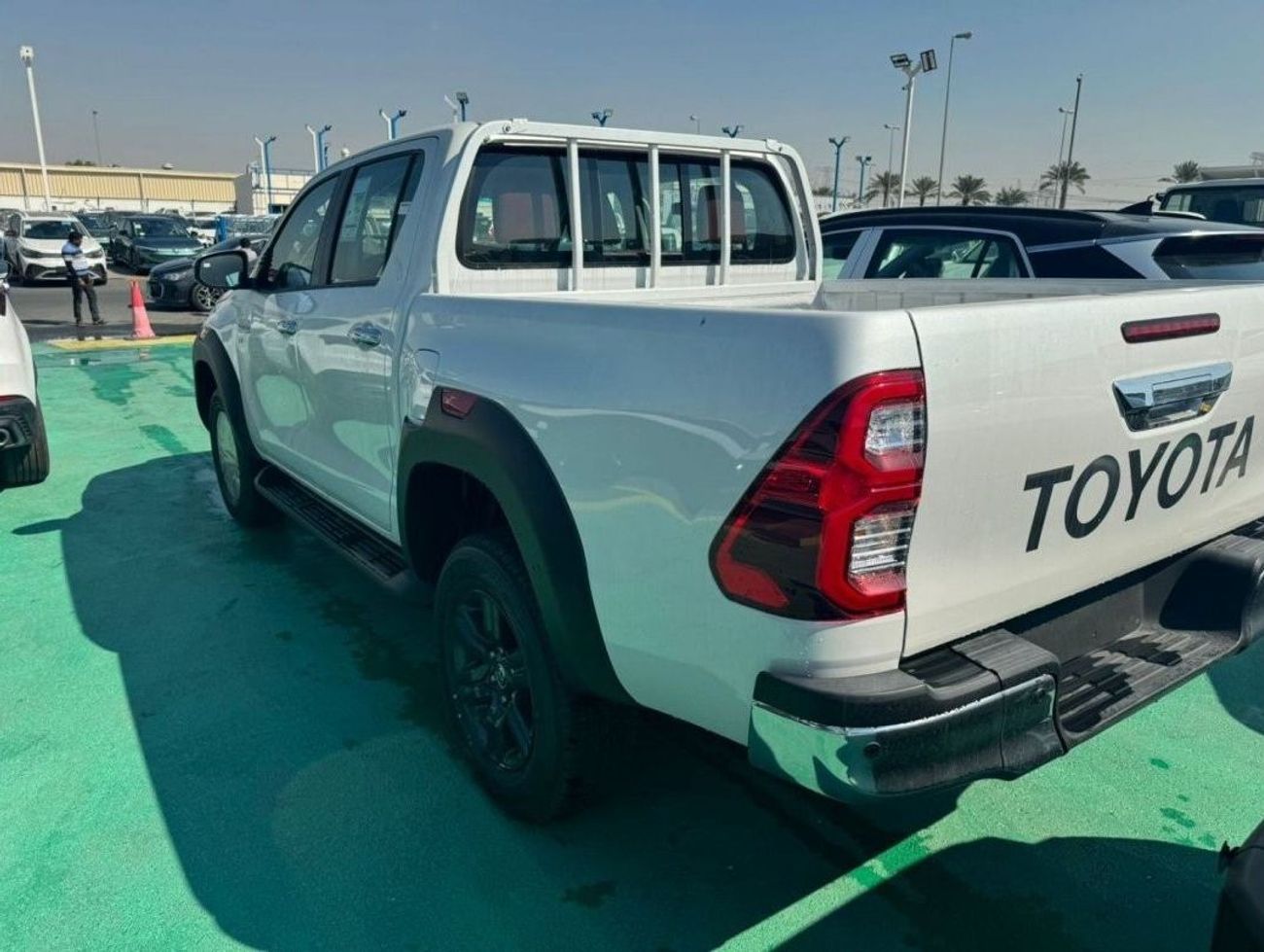 Toyota Hilux 4.0L PETROL V6 2025