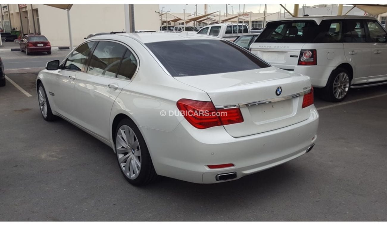 بي أم دبليو 740Li بي ام دبليو 740 موديل 2010 خليجي السياره حاله ممتازه من الداخل والخارج فل اوبشن شفط بصمه فتحه وجلد ك