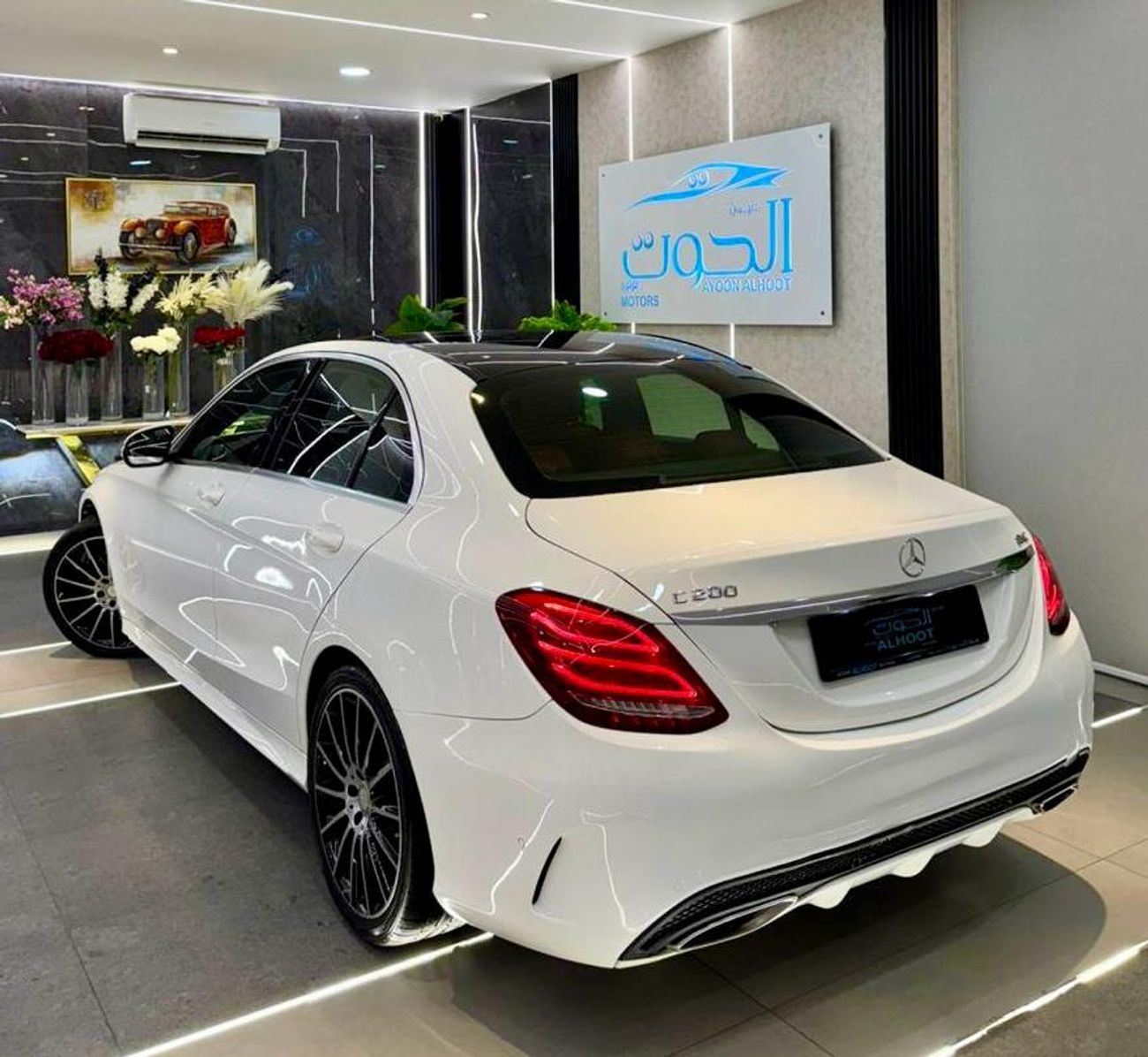 Mercedes-Benz C 200 AMG MERCEDES C200 || GCC || TOP OPTIONS || RED INTERIOR || FREE ACCIDENTS || PANORAMIC