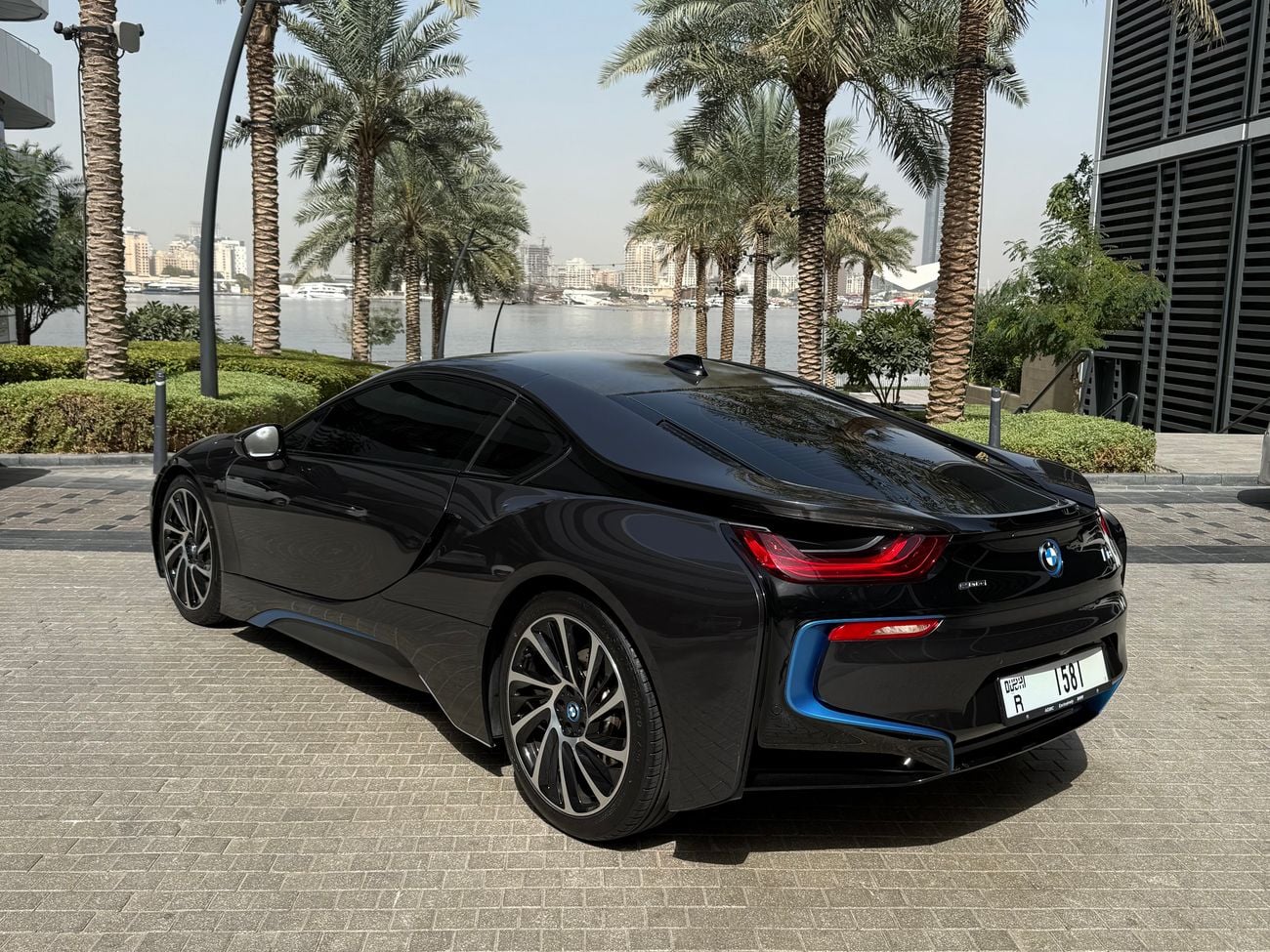 BMW i8