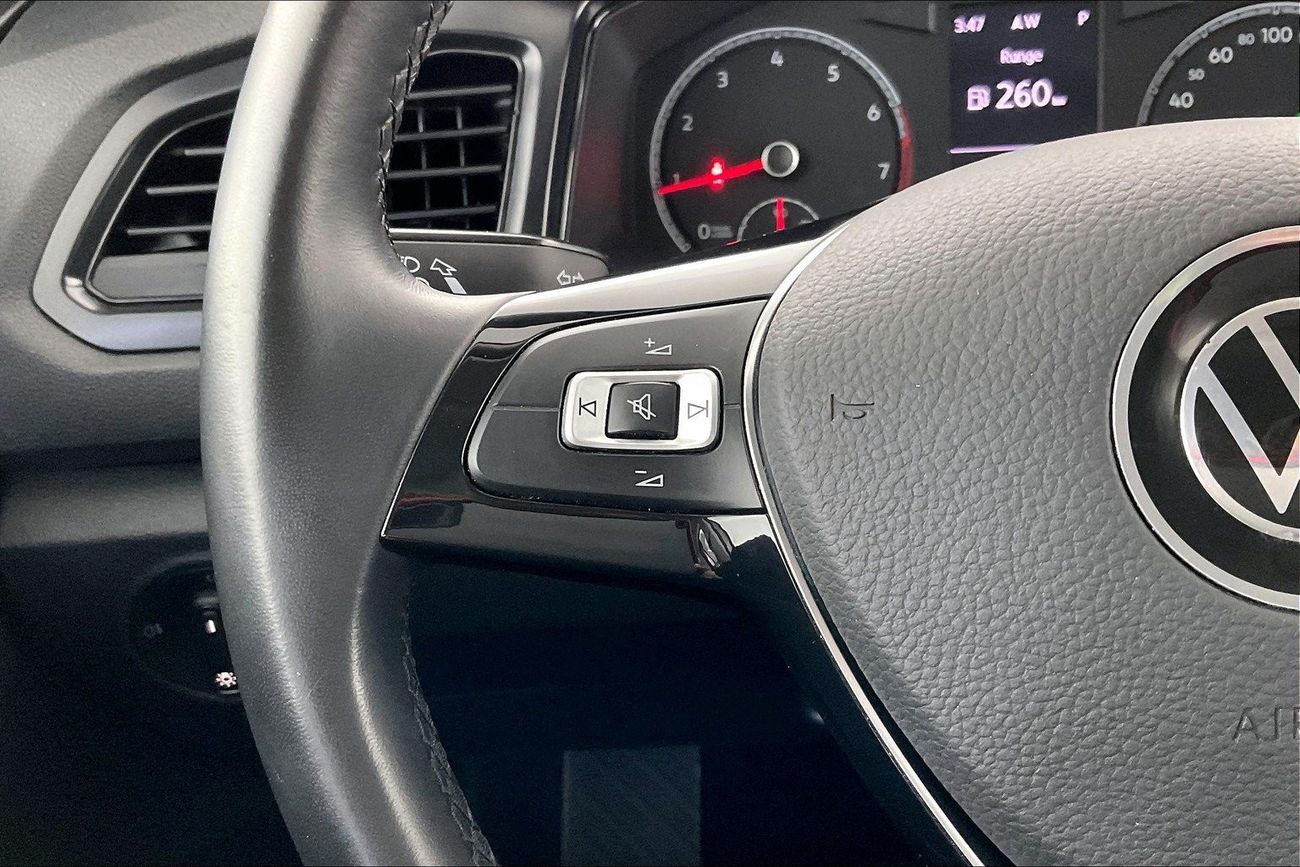 فولكس واجن T ROC Trend | ضمان مجاني لمدة عام | 0 دفعة أولى