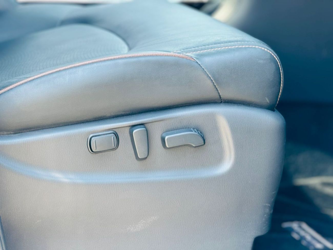 نيسان باترول Nissan patrol 2023 RHD black 7seaters petrol engine black colour outside and grey colour imterior