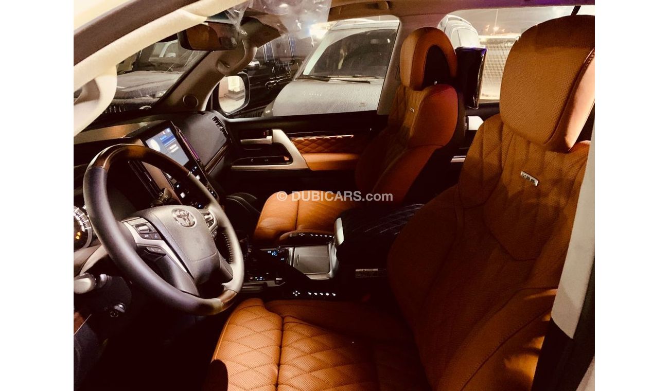 تويوتا لاند كروزر 5.7L VXS VIP MBS Autobiography  4 Seater with Safe/ Starlight