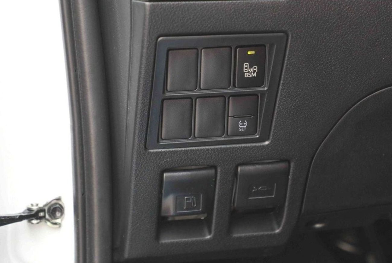 تويوتا هيلوكس 2025 TOYOTA HILUX HI 2.7 - PLATINUM WHITE PEARL inside MAROON | Export Only