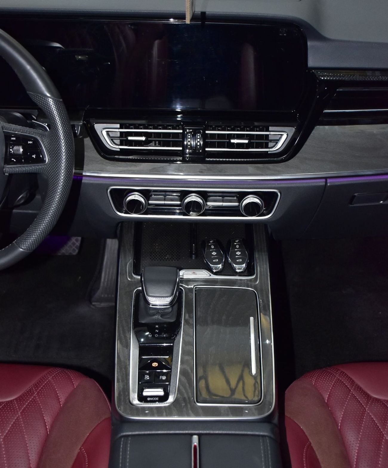HONGQI HS5 DELUXE EXCELLENT DEAL for our Hongqi HS5 40TD ( 2025 Model ) in White Color GCC Specs