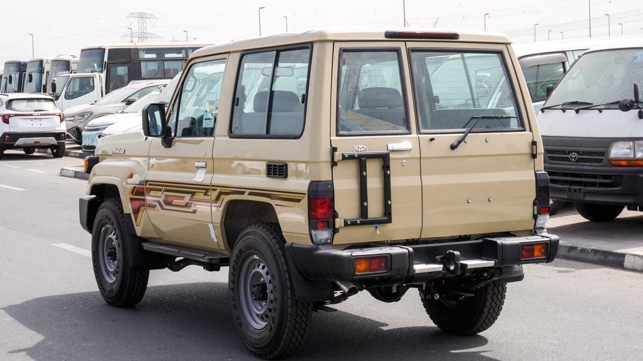 Toyota Land Cruiser 70 HT VXR 4.0 L V6