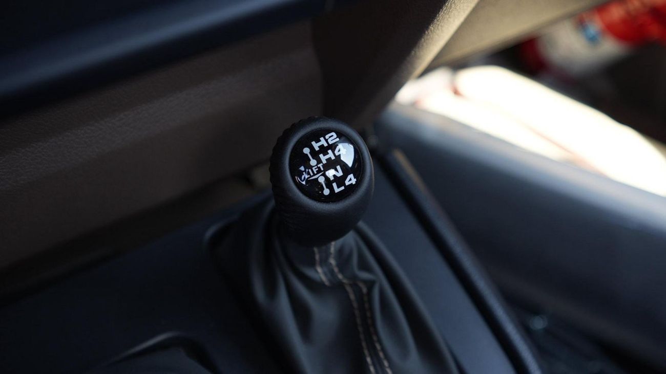 تويوتا لاند كروزر بيك آب TOYOTA LAND CRUISER 79 SINGLE CAB PICKUP PETROL 4.0L V6 4WD MT MODEL 2025 40TH ANNIVERSARY FULL OPTI