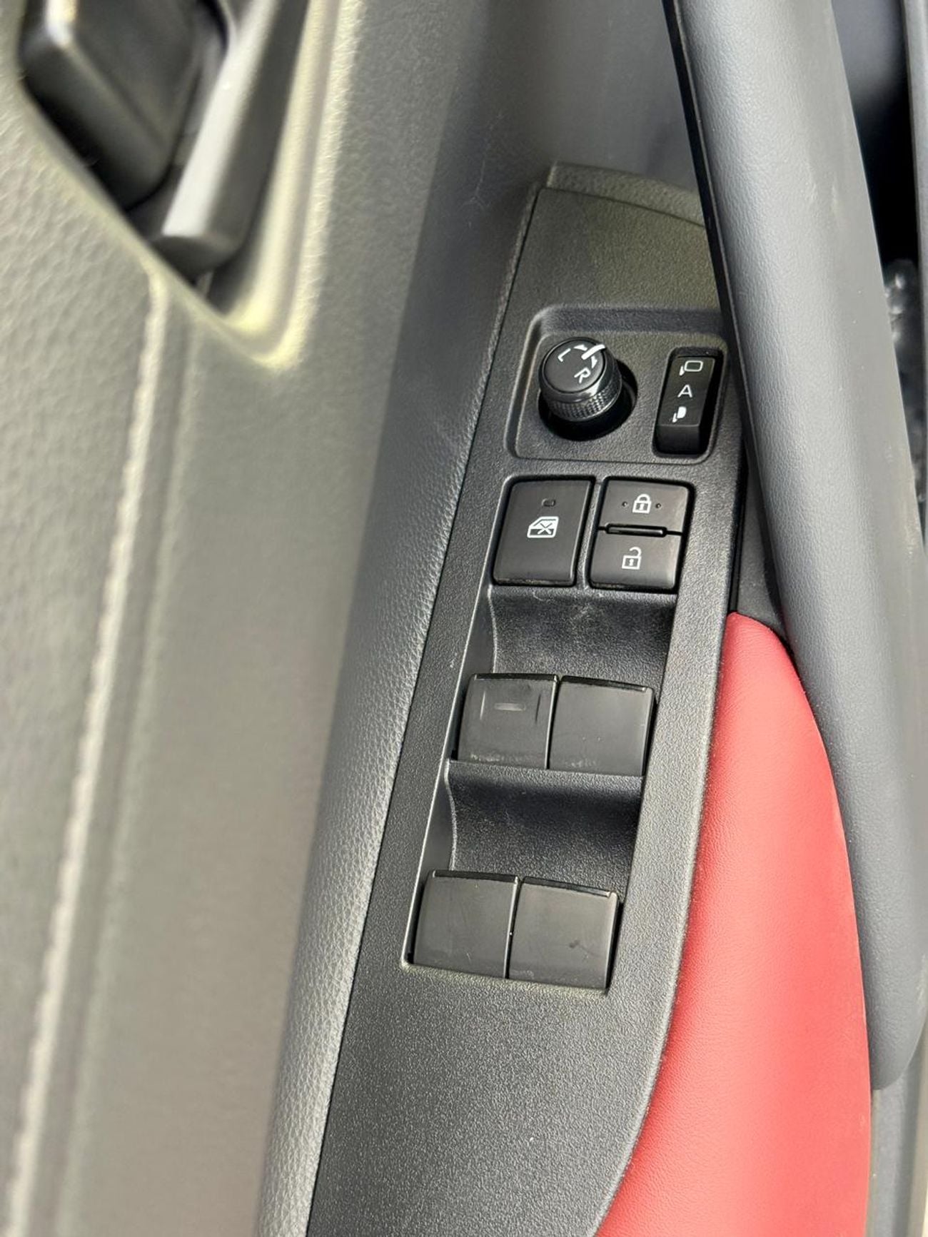 Toyota Frontlander STD Toyota Frontlander 2.0L Hybrid MID OPTION