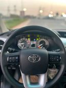 Toyota Hilux SR5 (NON GCC) SR5 A/T 2.7L PETROL GCC SPEC