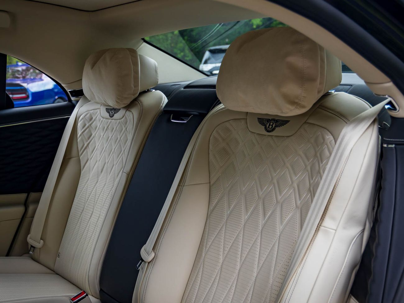 Bentley Flying Spur HYBRID RHD