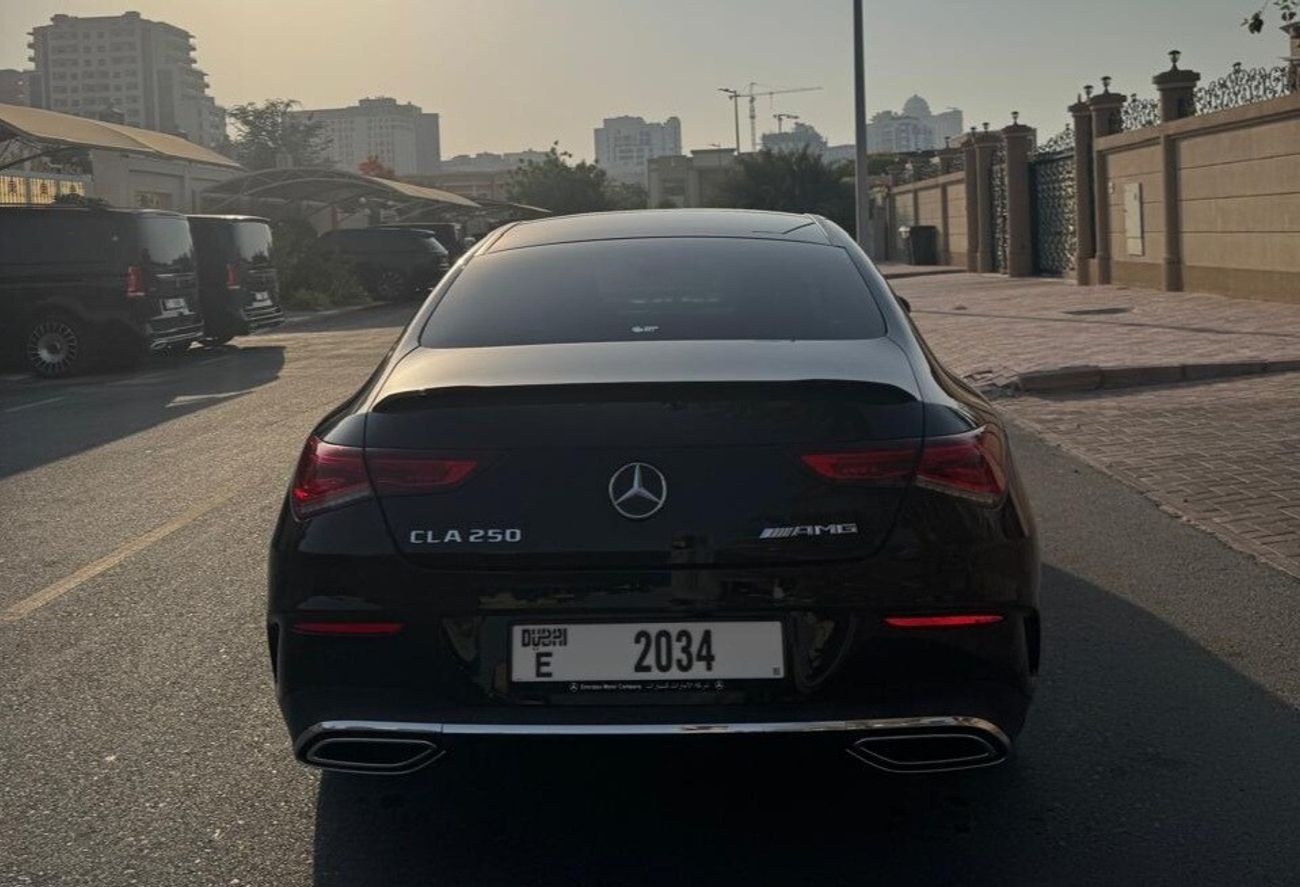 Mercedes-Benz CLA 250 Premium + 2.0L