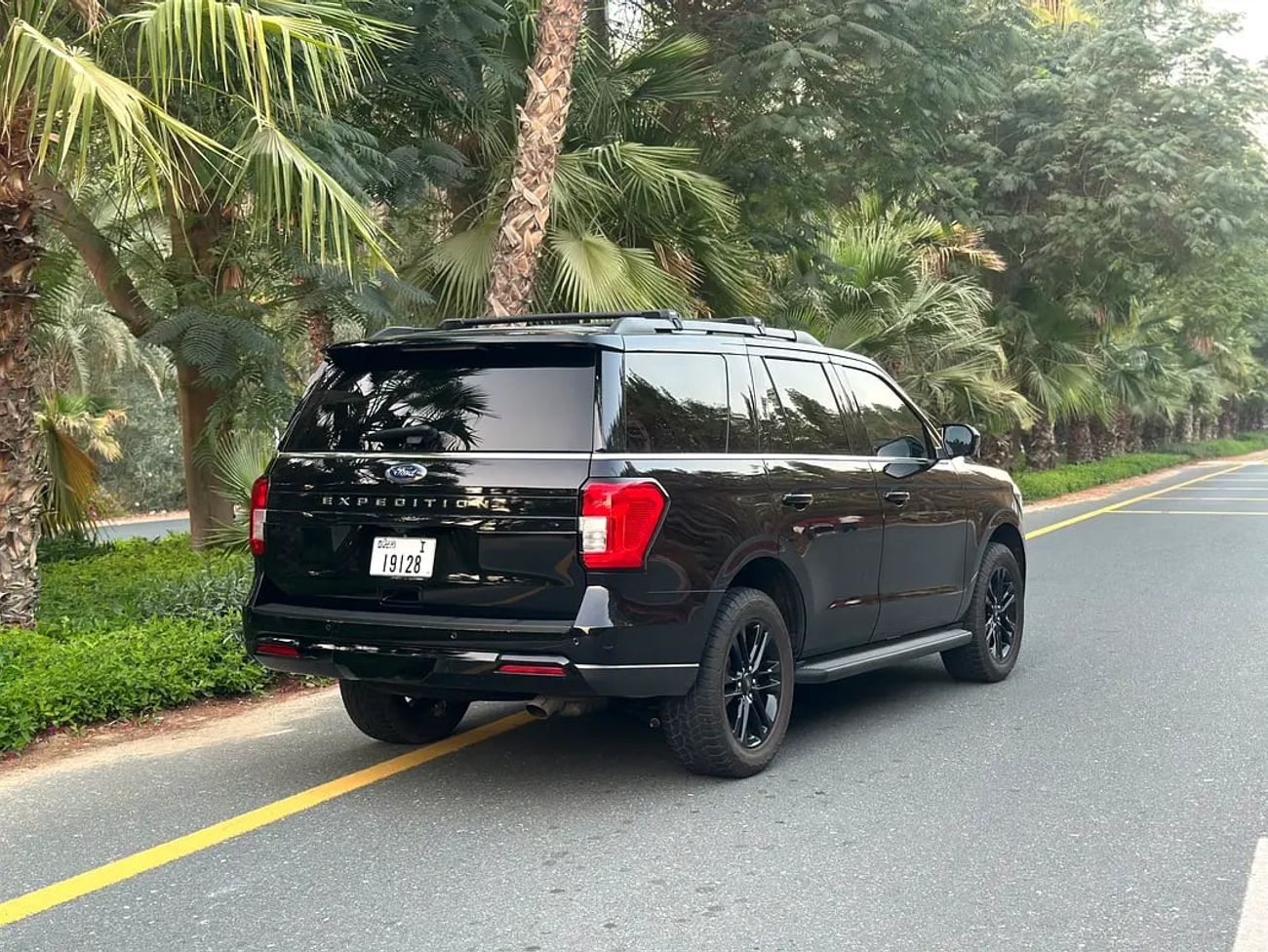 Ford Expedition XL 3.5L (375 HP) 4WD 2024 Ford Expedition Full Option | 3.5L V6 | 400 HP | 30,000 KM | Perfect Condi