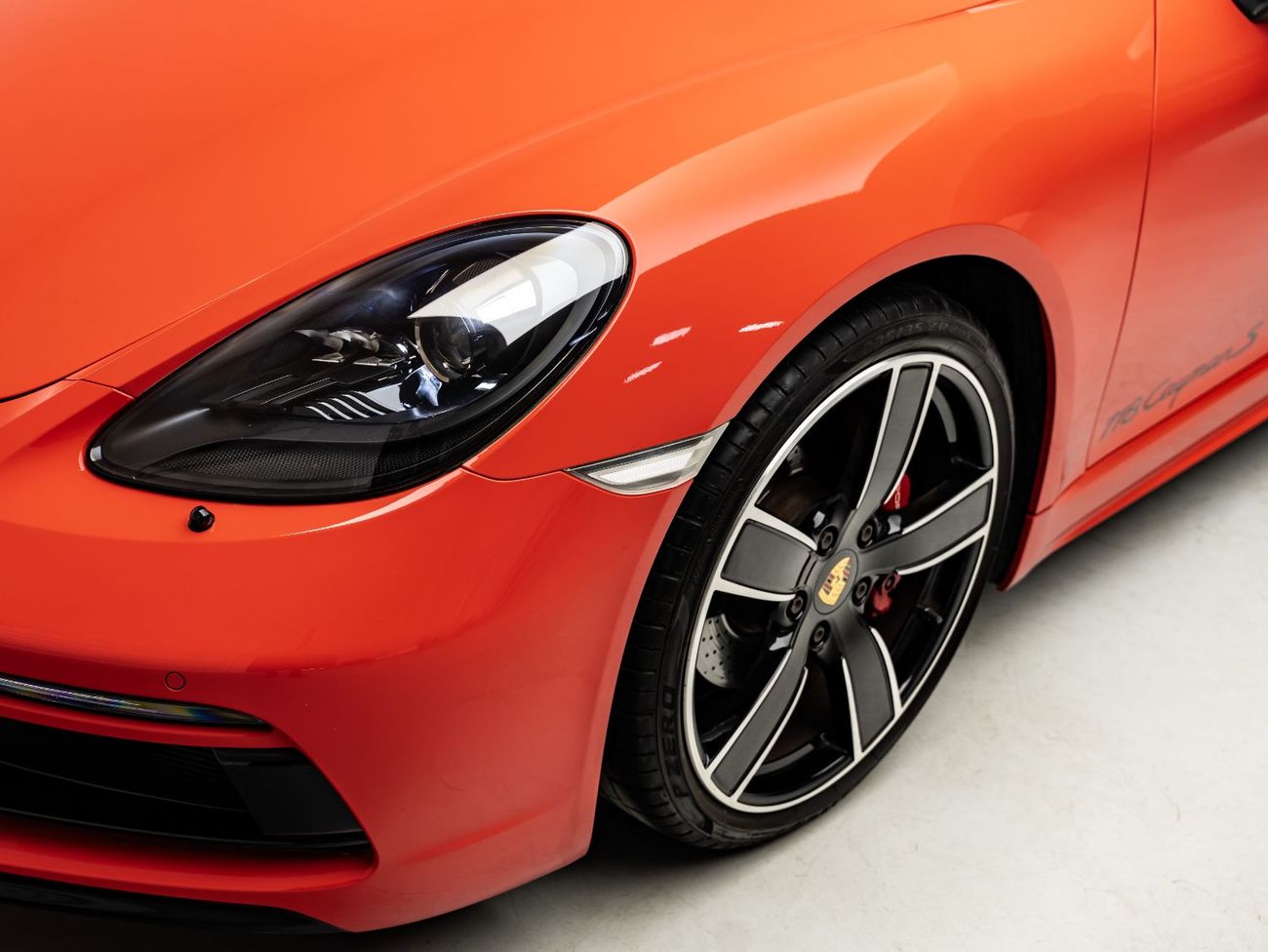 Porsche 718 Cayman S 2.5L A/T 2018 Porsche Cayman S, Porsche Warranty, Full Service History, Lava Orange, Low KMs, GCC