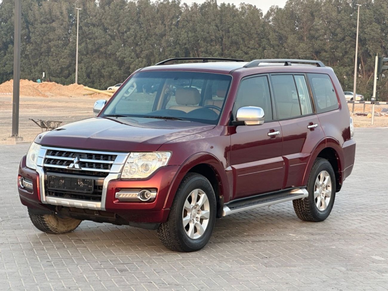 Mitsubishi Pajero Std 3.5L MODEL 2017 GCC CAR PERFECT CONDITION INSIDE AND OUT SIDE