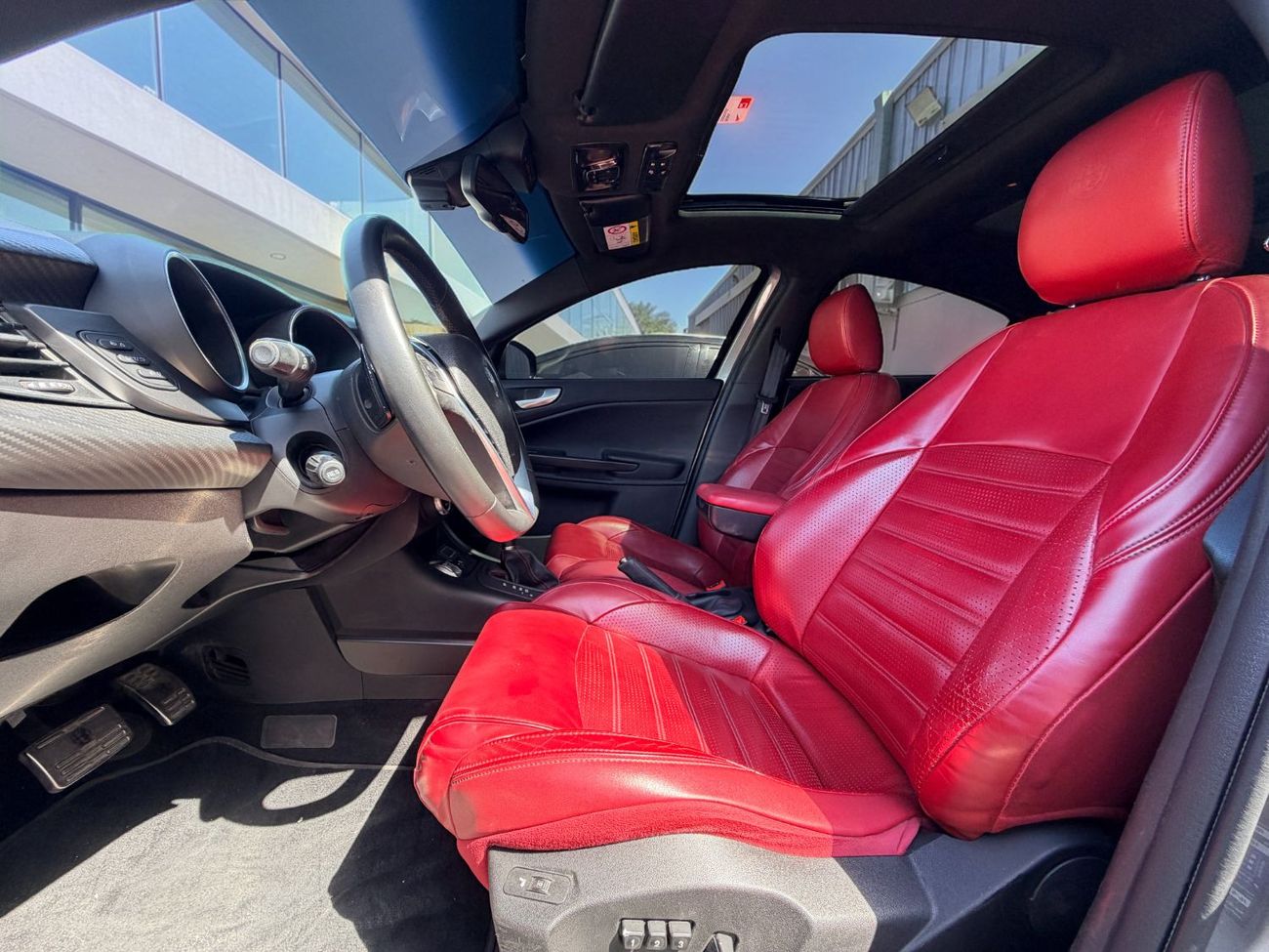 ألفا روميو جوليتا Veloce 1.8L