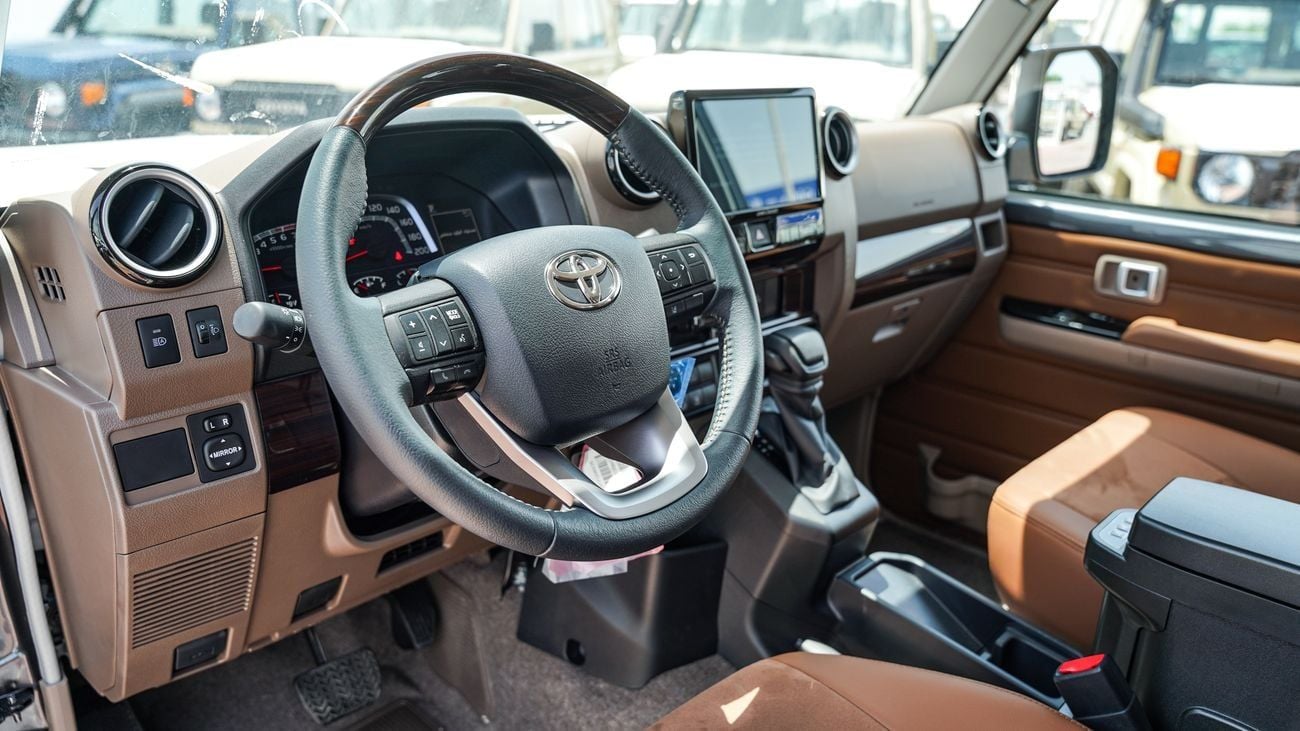 Toyota Land Cruiser LC76 4.0 PETROL AT 2026 FULL