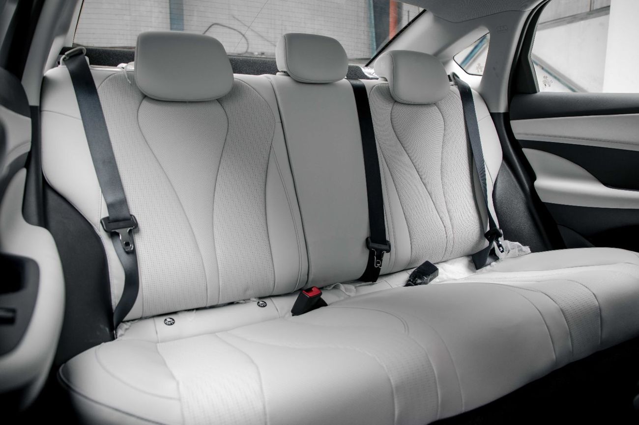 بي واي دي سيل 05 DM-i ID Luxury 1.5L - Black Inside Grey | Export Only