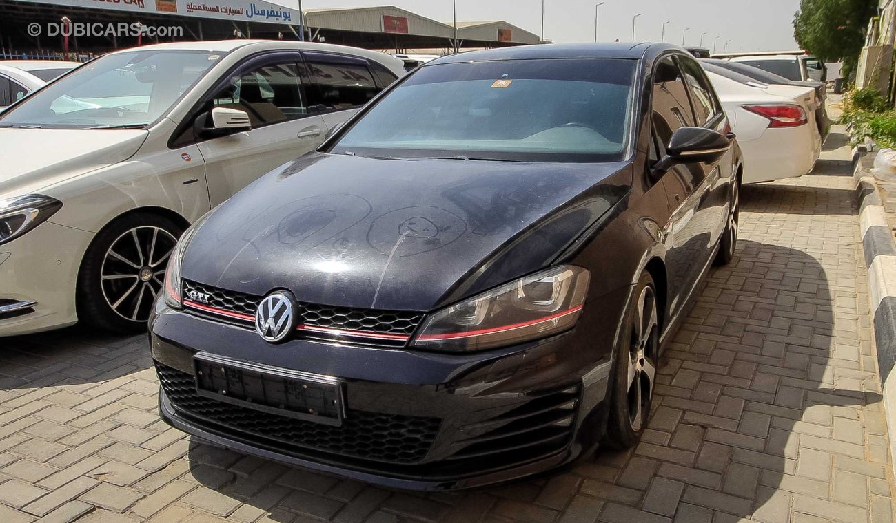 فولكس واجن جولف GTI