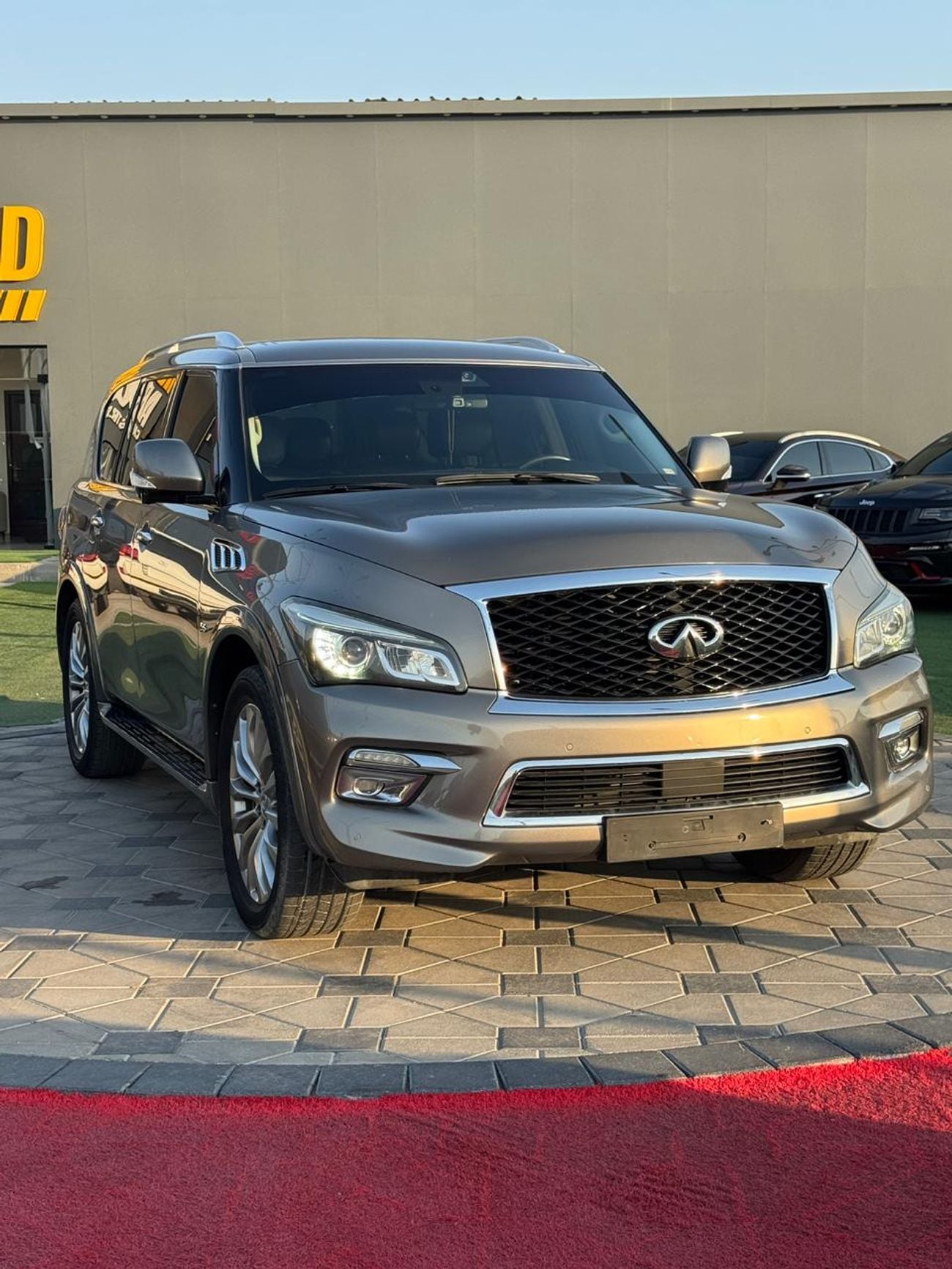 Infiniti QX80