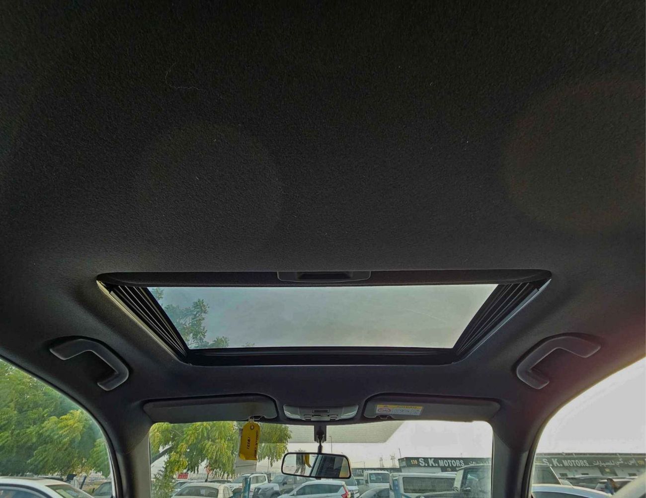 Toyota Corolla Cross HYBRID /1.8L PETROL A/T / FULL OPTION / SUNROOF, LEATHER/ 17" ALLOY WHEELS/CODE#XLE