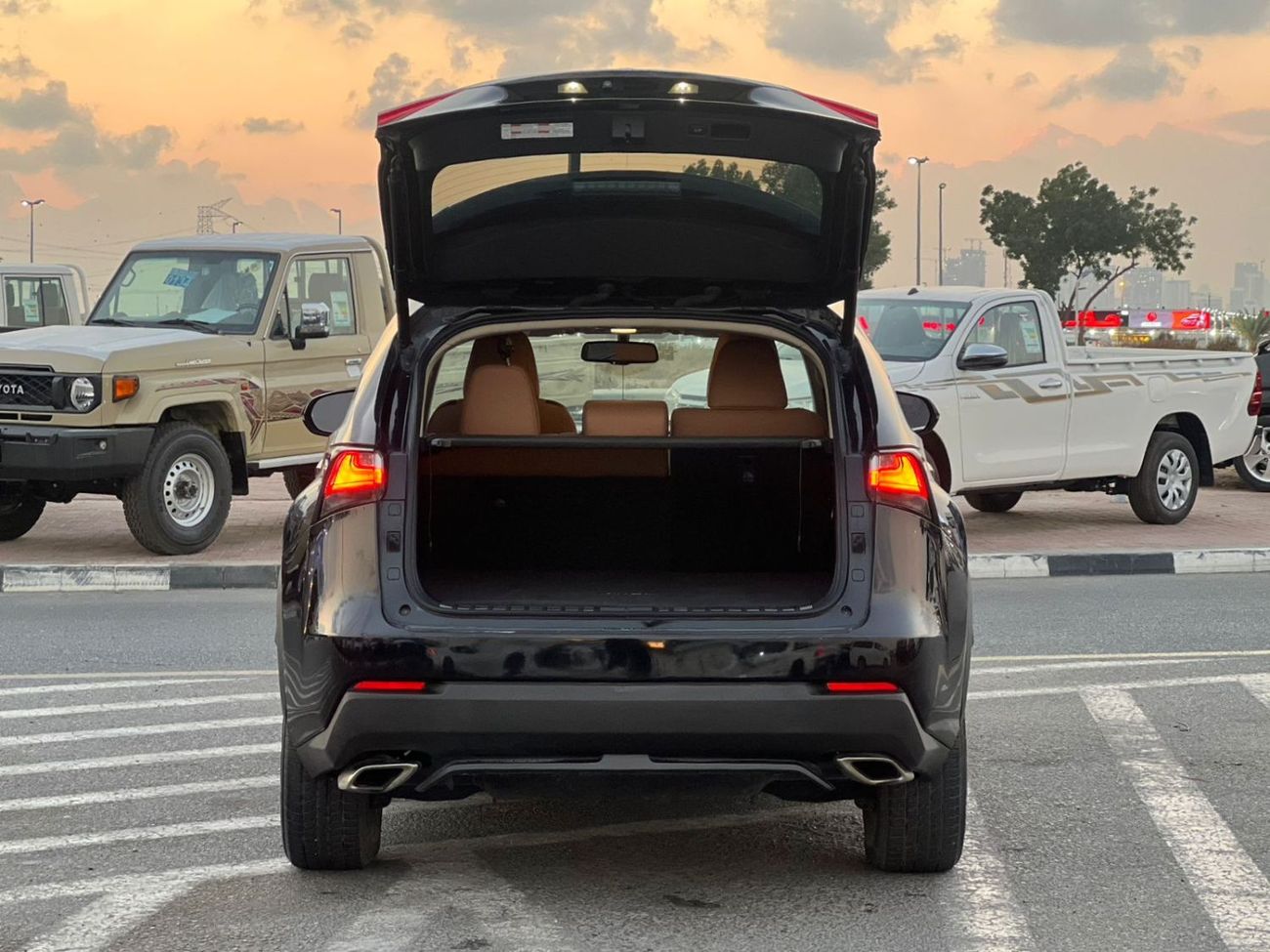 لكزس NX200t 2016 Lexus NX200t Turbo 2.0L V4 - AWD 4x4  - Rear Camera - Leather Seat & - Auto trunk