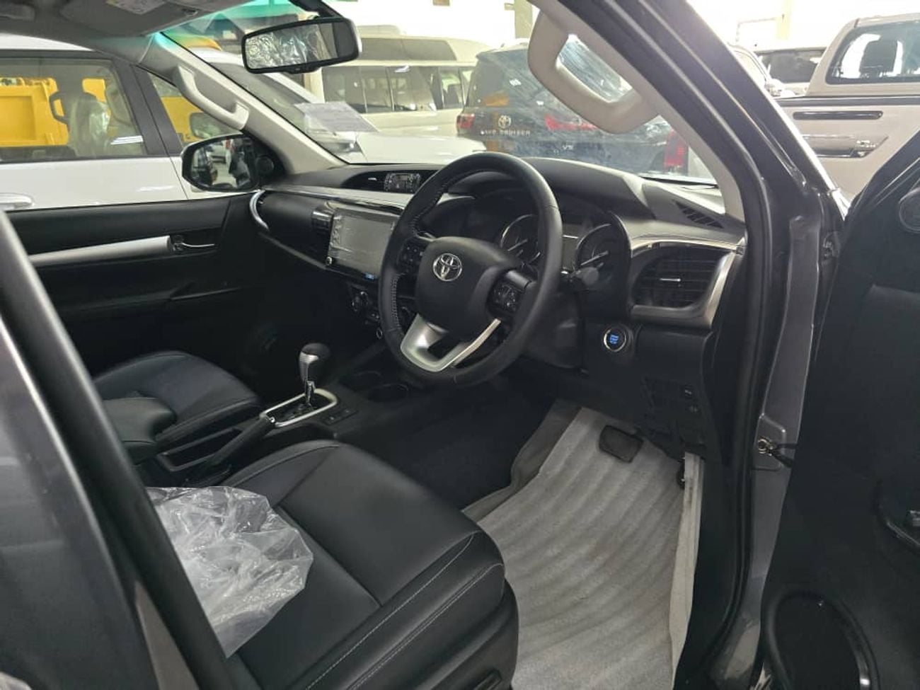 تويوتا هيلوكس تويوتا هايلكس 2.8 لتر عالية ناقل حركة أوتوماتيكي دفع رباعي مقود يمين