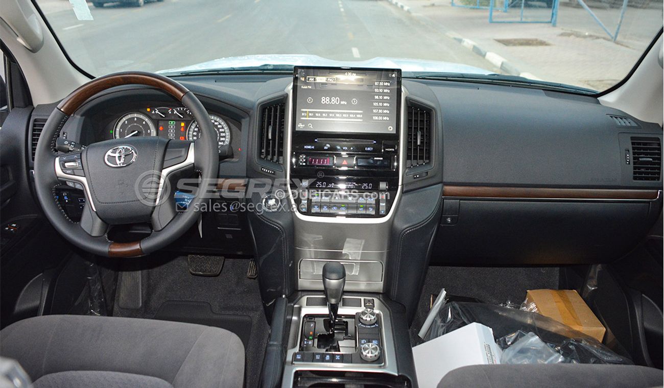 Toyota Land Cruiser LC200 4.5 GXR WITH KDSS & Rear DVD, Moquette, Remote Start