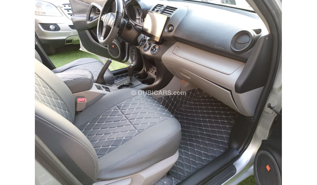 تويوتا راف ٤ وارد موديل 2011 لون سيلفر رقم واحد فتحة جلد مثبت بحالة ممتازة