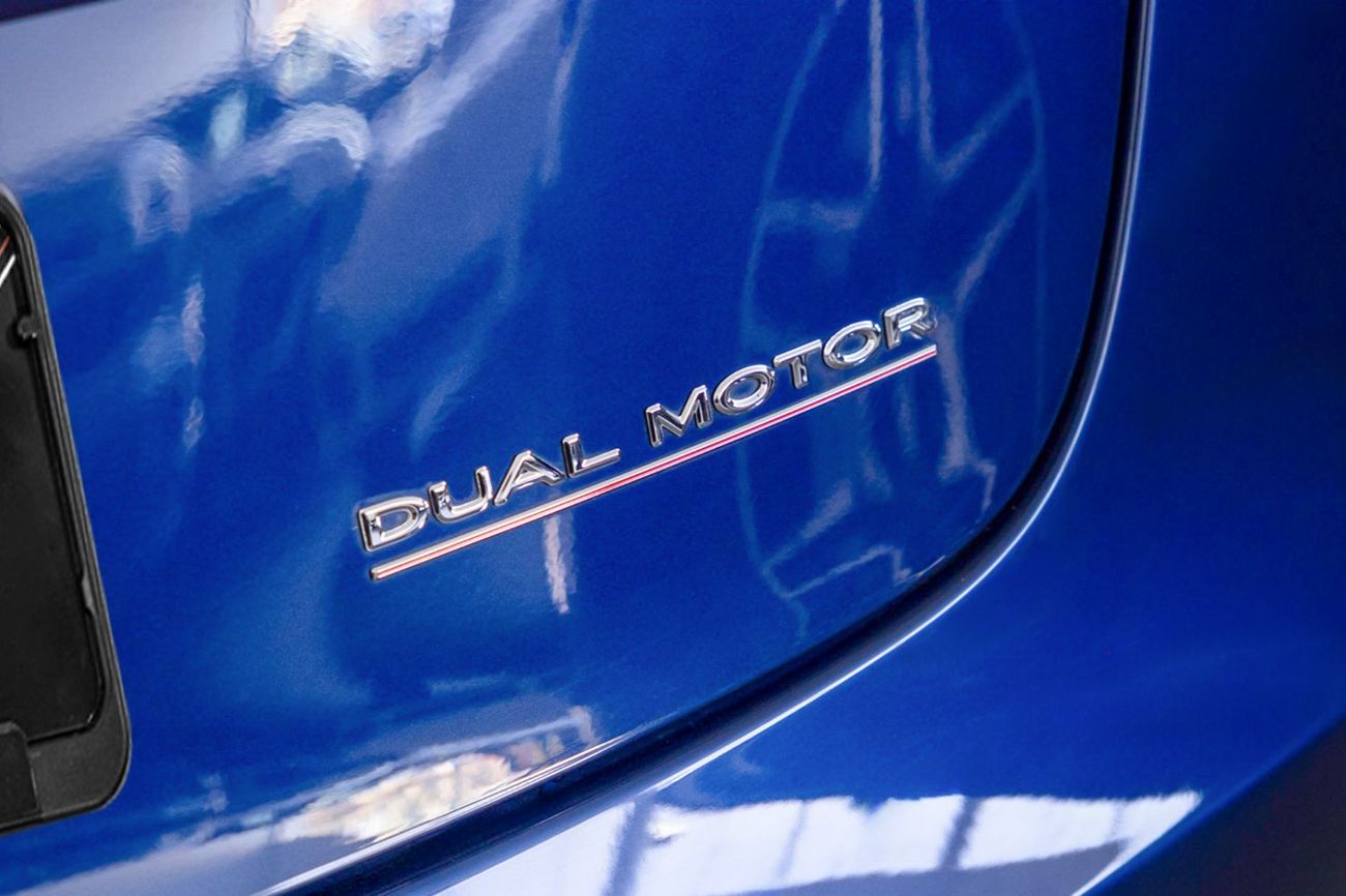 تسلا موديل 3 Performance