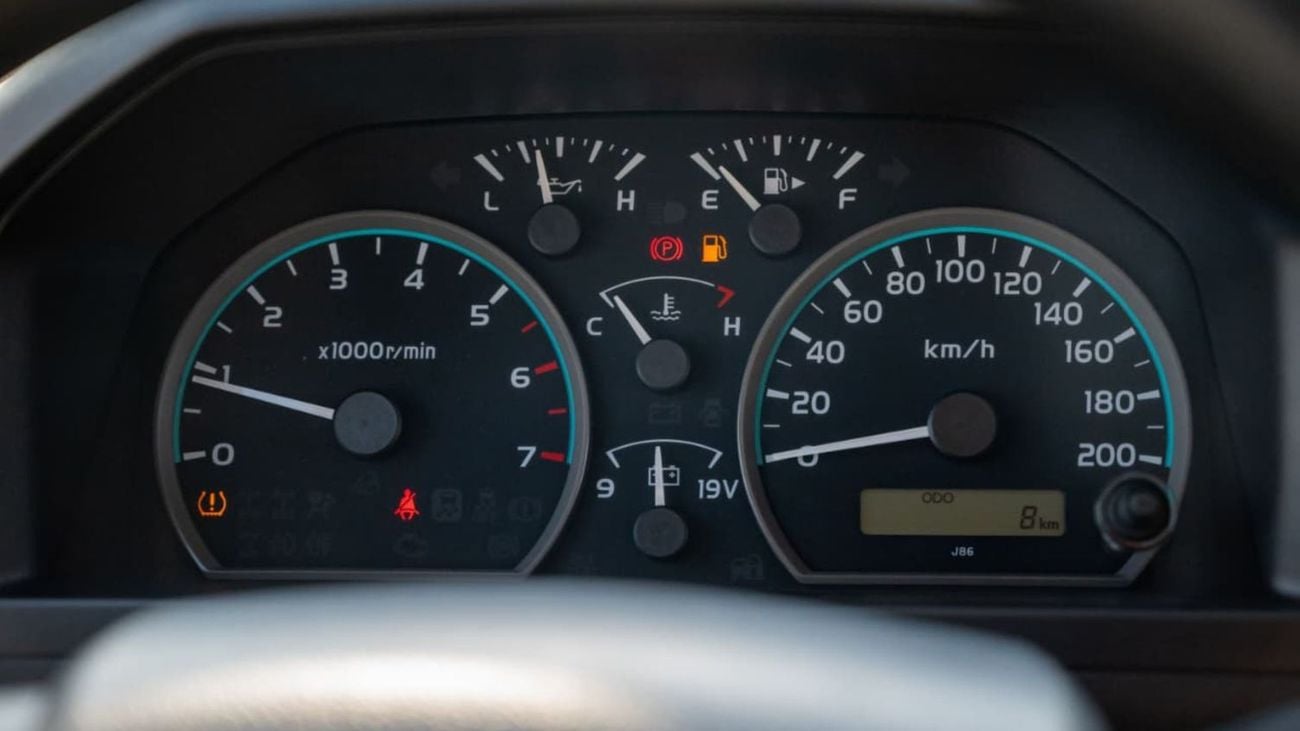 Toyota Land Cruiser 70 LC 76 4.0L Petrol | Manual | Four Wheel Drive | 6 seats | 5 Door