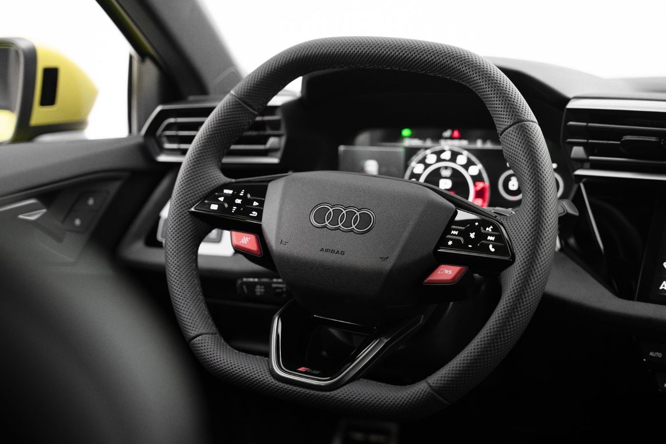 أودي RS3 TFSI quattro 2.5L Sportback