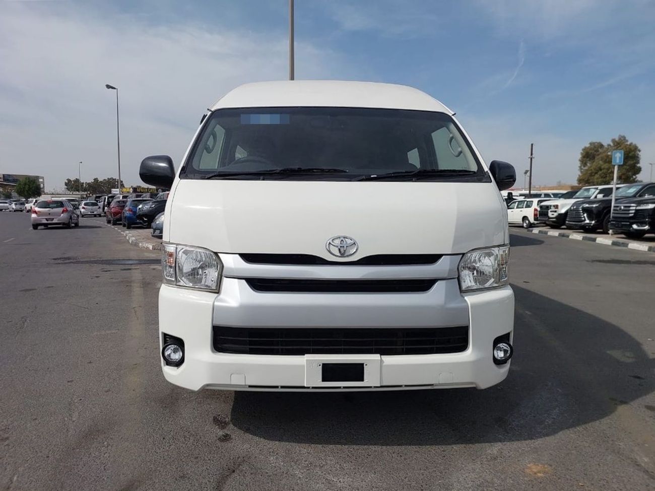 تويوتا هاياس TOYOTA HIACE COMMUTER VAN RHD 2015 MODEL 3.0 L DIESEL AUTOMATIC(PM23061)