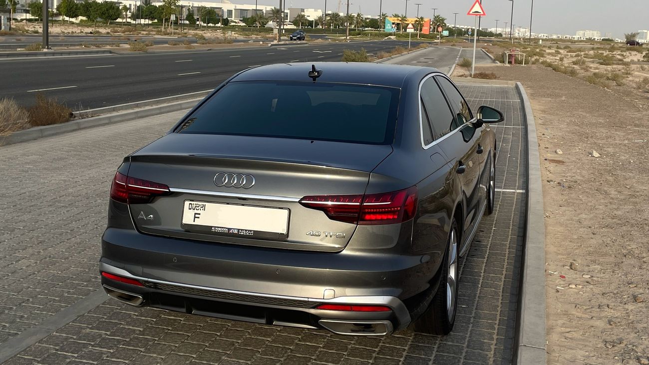 Audi A4 40 TFSI, S-Line, 2.0L Turbo