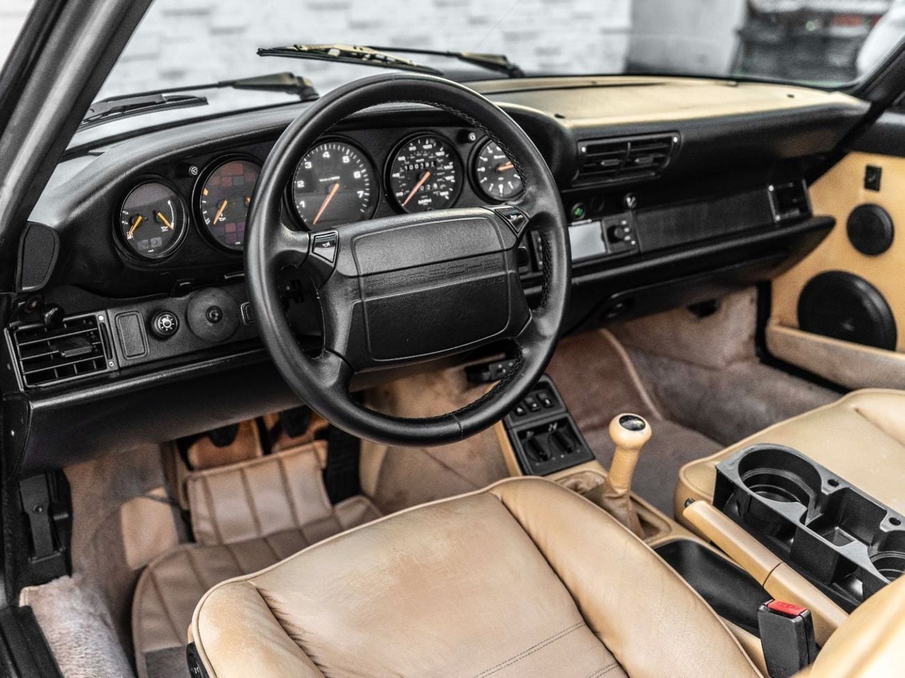 Porsche 911 CARRERA