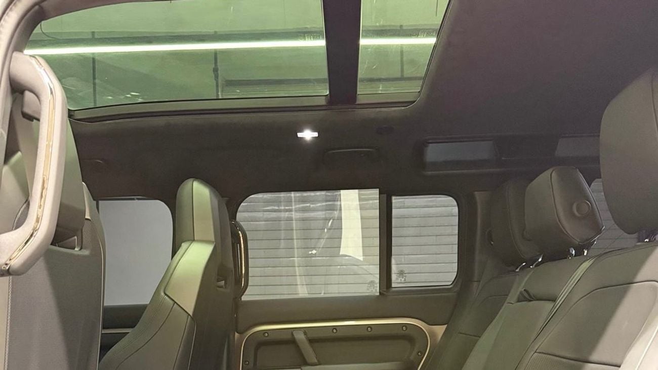 لاند روفر ديفندر 110 P635 OCTA V8