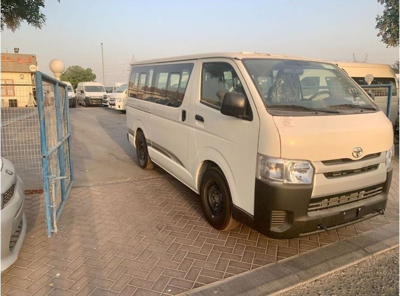 Toyota Hiace 2500cc DSL AIRBAGS + ABS 15 SEATER 2023MY