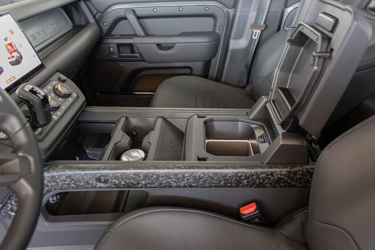 Land Rover Defender 110 P635 OCTA V8 Land Rover Defender 110 OCTA V8 | EVO Carbon Interior and Exterior | 2025