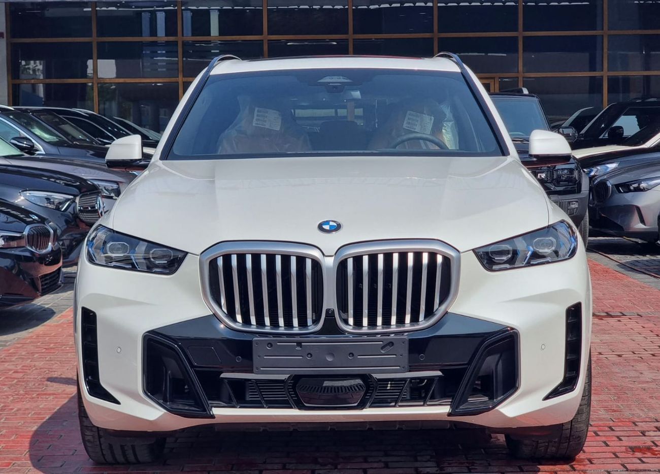 BMW X5 xDrive40i Luxury M Sport Package 3.0L xDrive 40i M Sport Under Warranty & Service 2025 GCC