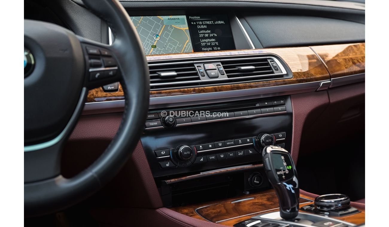 بي أم دبليو 750Li i | 2,491 P.M (4 Years)⁣ | 0% Downpayment | Fantastic Condition!